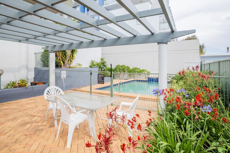 Peninsula Waters, 1/2-4 Soldiers Point Road – Aircon, pool & massive outdoor area