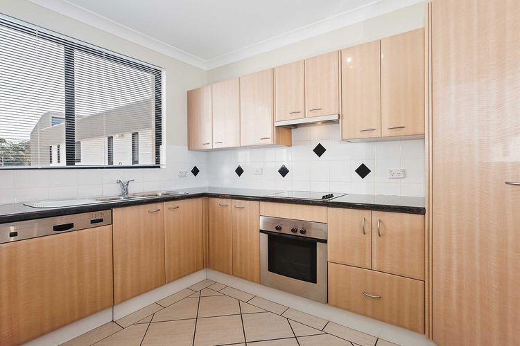 2/137 Soldiers Point Road – luxury unit on the waterfront with aircon and free unlimited WiFi