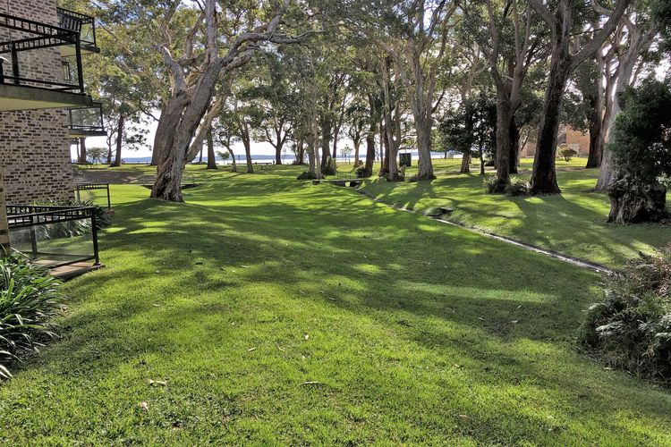 Bay Parklands, 22/2 Gowrie Avenue – pool, tennis court, spa, child friendly
