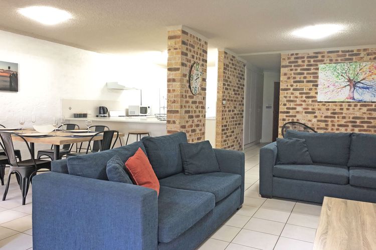 Bay Parklands 23 – Ground floor unit with air con, complex pool, spa, tennis court