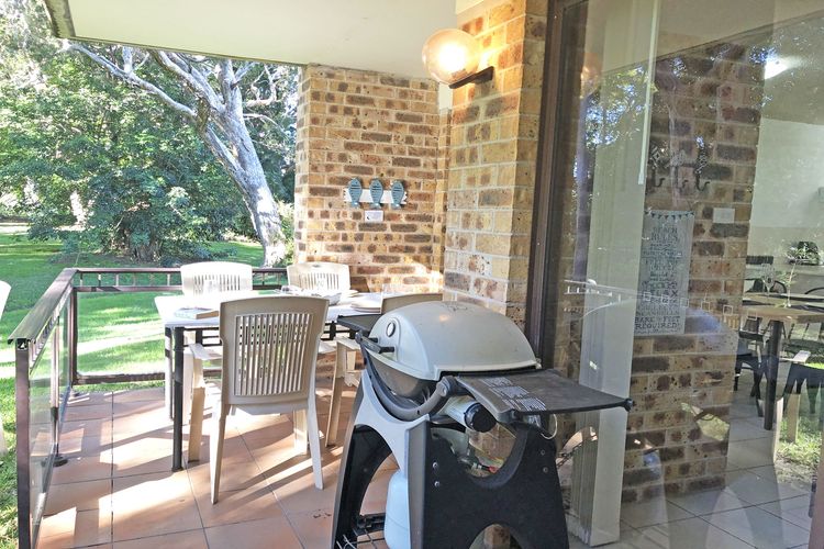 Bay Parklands 23 – Ground floor unit with air con, complex pool, spa, tennis court