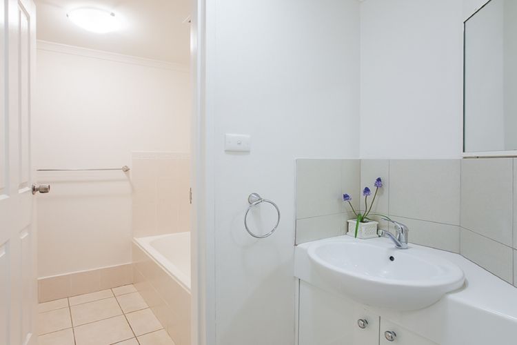 Bay Parklands 23 – Ground floor unit with air con, complex pool, spa, tennis court