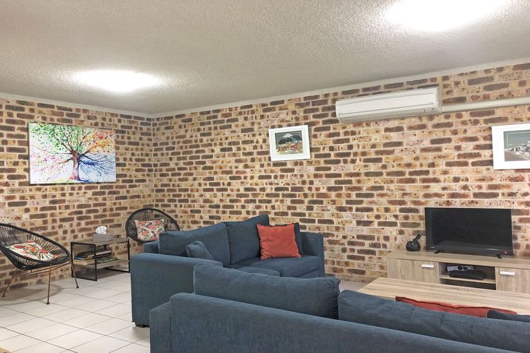 Bay Parklands 23 – Ground floor unit with air con, complex pool, spa, tennis court