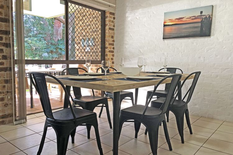 Bay Parklands 23 – Ground floor unit with air con, complex pool, spa, tennis court