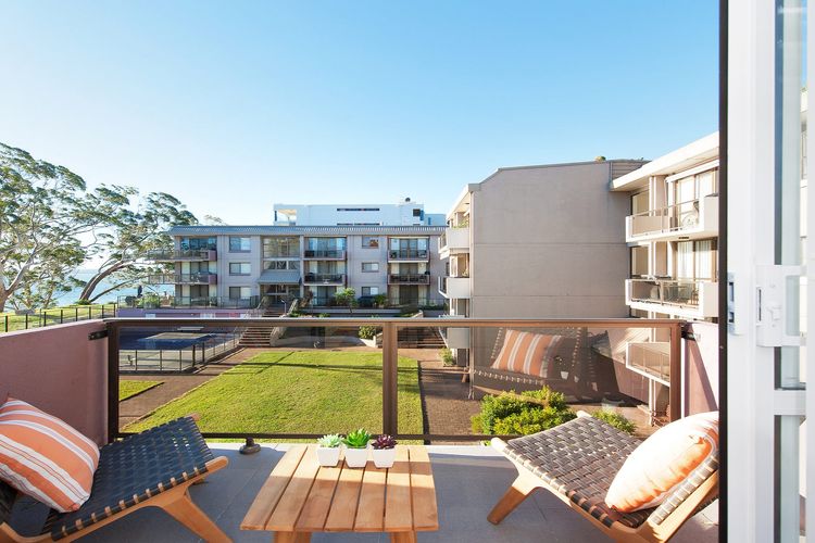 The Poplars, 24/36 Magnus Street – Unit with views, air con and wifi in a complex with a pool