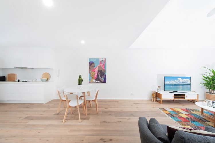 The Poplars, 24/36 Magnus Street – Unit with views, air con and wifi in a complex with a pool