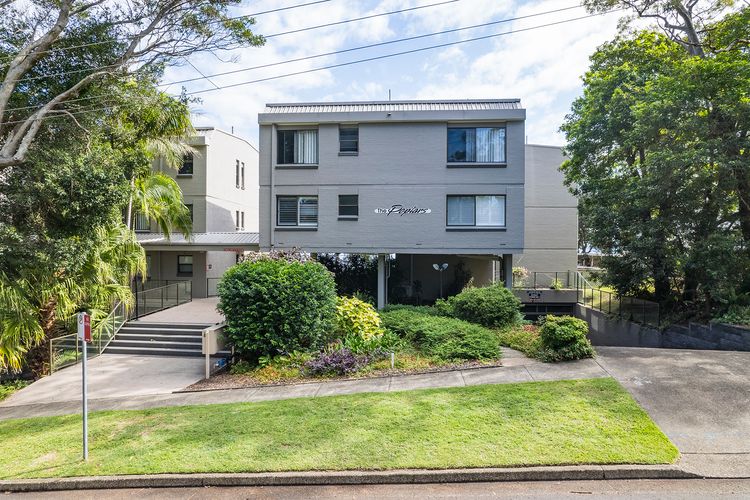 The Poplars, 24/36 Magnus Street – Unit with views, air con and wifi in a complex with a pool