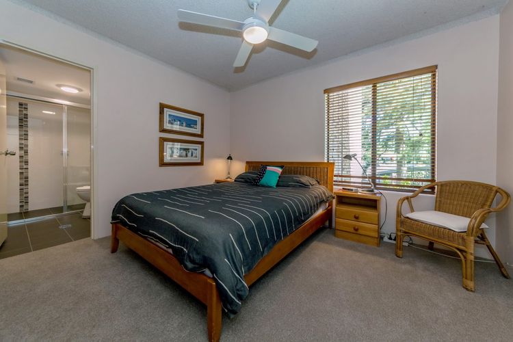 Bay Parklands, 28/2 Gowrie Ave – pool, tennis + stunning views