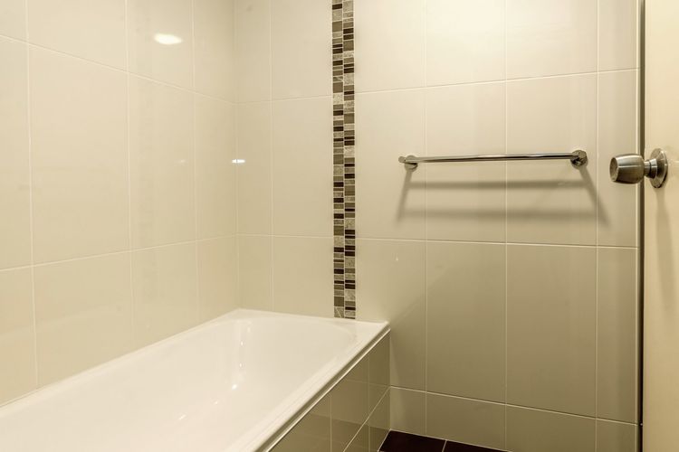 Bay Parklands, 28/2 Gowrie Ave – pool, tennis + stunning views