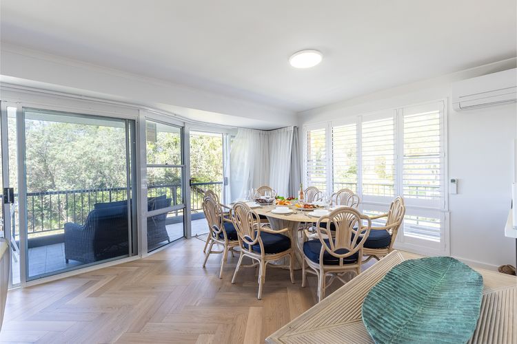 Albacore 3, 12-14  Ondine Close – waterfront, pool, lift & views