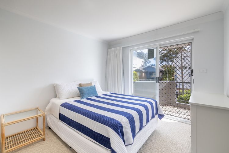 Albacore 3, 12-14  Ondine Close – waterfront, pool, lift & views