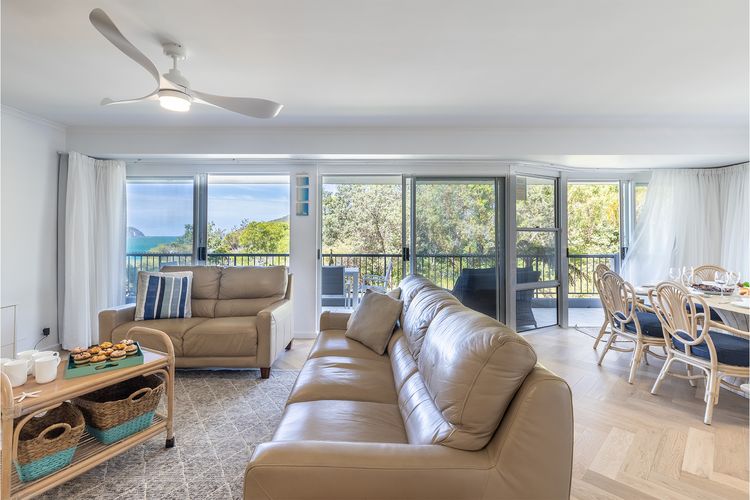 Albacore 3, 12-14  Ondine Close – waterfront, pool, lift & views