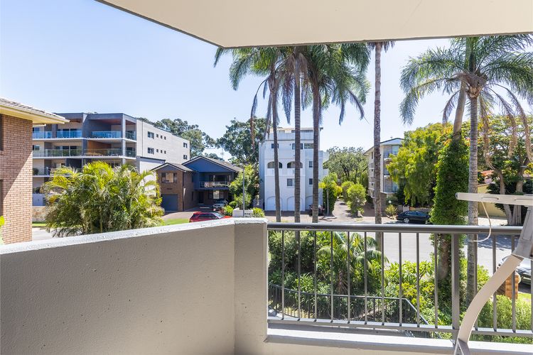 Albacore 3, 12-14  Ondine Close – waterfront, pool, lift & views