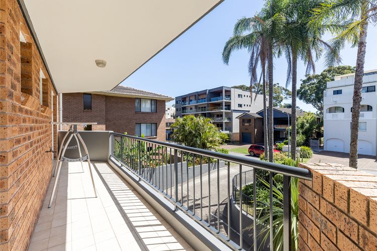 Albacore 3, 12-14  Ondine Close – waterfront, pool, lift & views