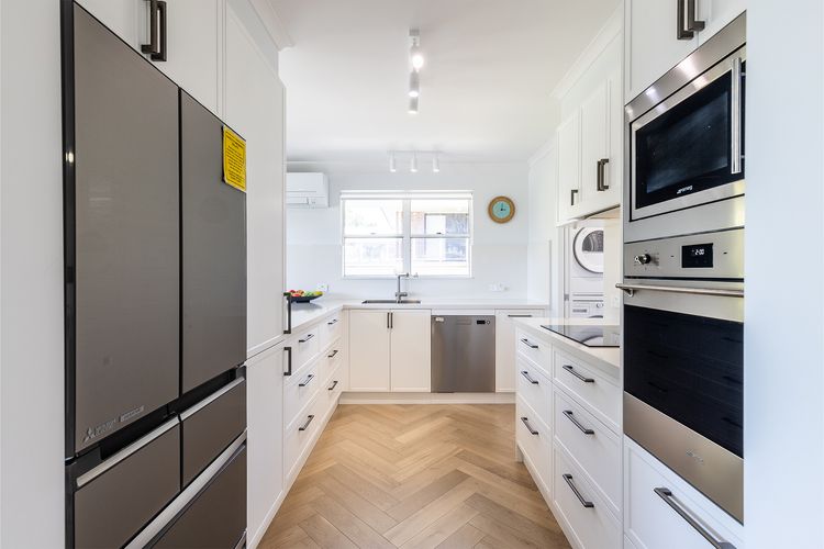 Albacore 3, 12-14  Ondine Close – waterfront, pool, lift & views
