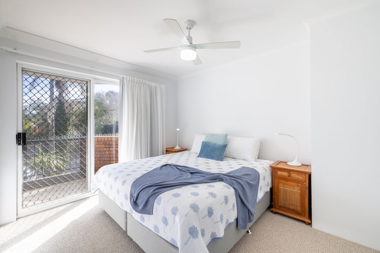 Albacore 3, 12-14  Ondine Close – waterfront, pool, lift & views
