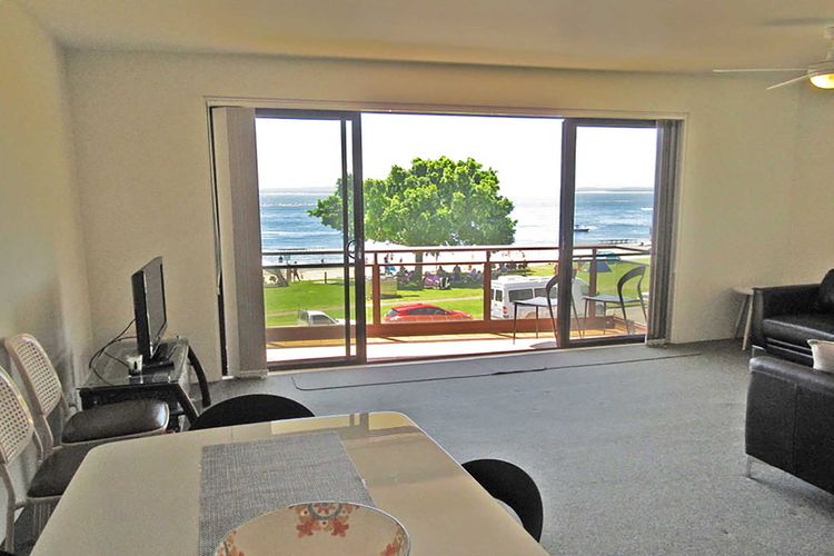 Collendina, 3/19 Kurrawa Close – position and water views