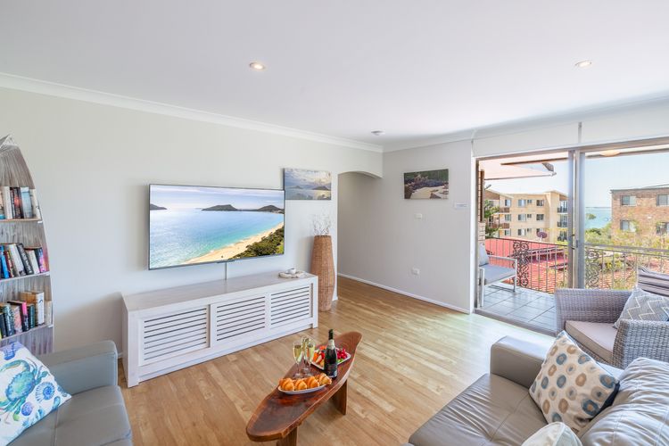 Endeavour, 3/13 Ondine Cl – large three bedroom unit with filtered water views