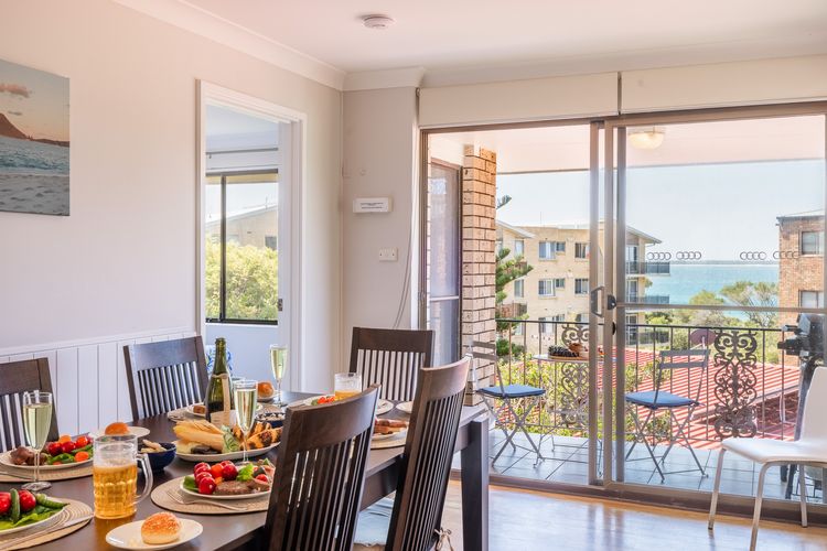 Endeavour, 3/13 Ondine Cl – large three bedroom unit with filtered water views