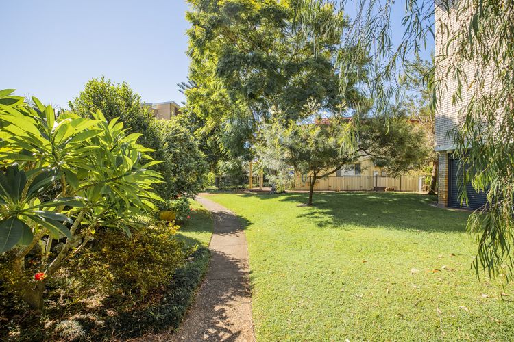 Endeavour, 3/13 Ondine Cl – large three bedroom unit with filtered water views