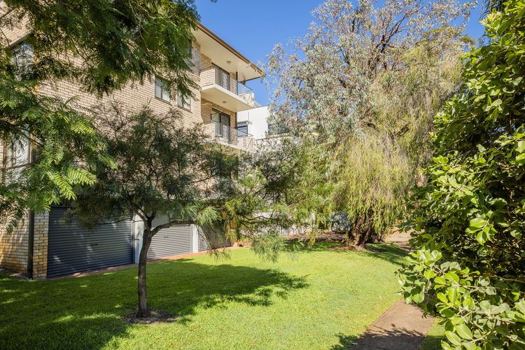 Endeavour, 3/13 Ondine Cl – large three bedroom unit with filtered water views