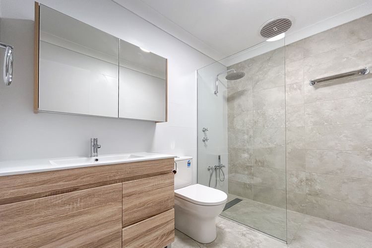 Frangipani, 3/30 Leonard Avenue – great townhouse with air con