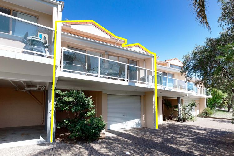 Frangipani, 3/30 Leonard Avenue – great townhouse with air con