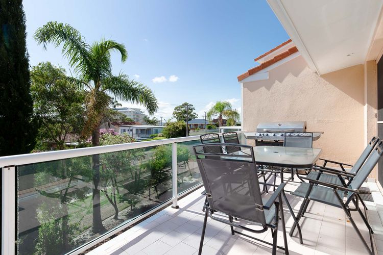 Frangipani, 3/30 Leonard Avenue – great townhouse with air con