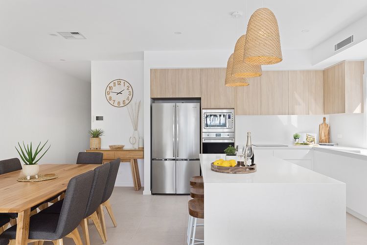 Hideaway 1, 3 Lillian St –  stunning water views