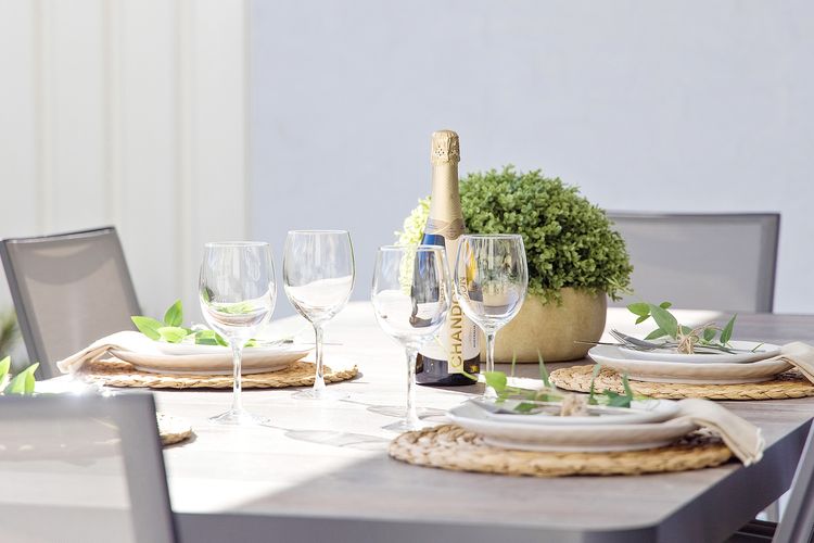 Hideaway 1, 3 Lillian St –  stunning water views