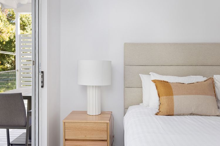 Hideaway 1, 3 Lillian St –  stunning water views