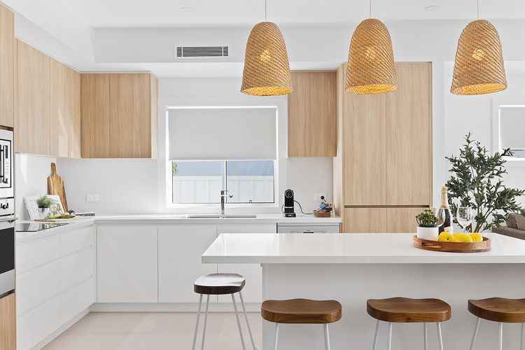 Hideaway 1, 3 Lillian St –  stunning water views