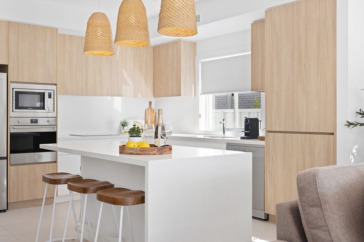 Hideaway 1, 3 Lillian St –  stunning water views