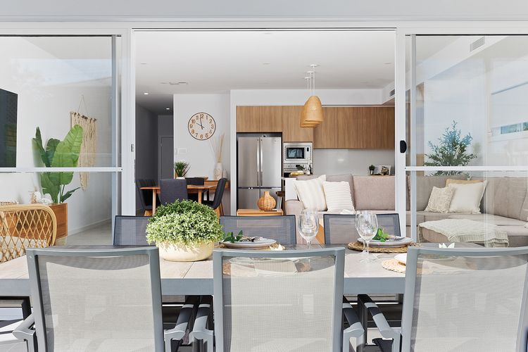 Hideaway 1, 3 Lillian St –  stunning water views