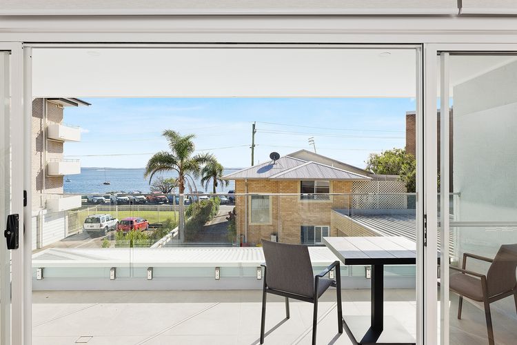 Hideaway 1, 3 Lillian St –  stunning water views