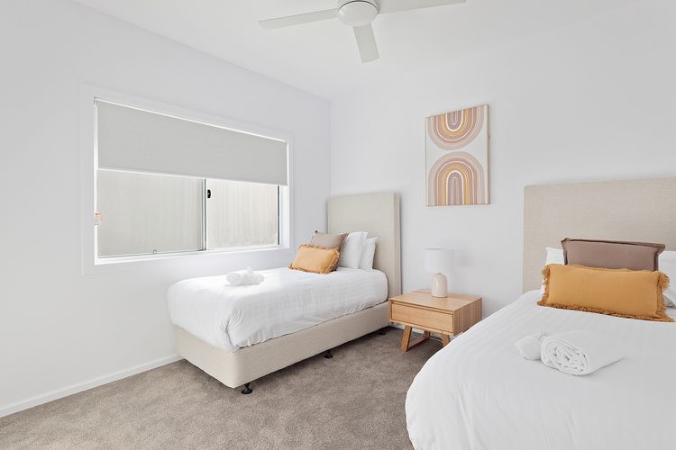 Hideaway 1, 3 Lillian St –  stunning water views