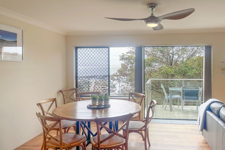 Paradiso, 3/4 Laman Street – Comfortable unit with water views, aircon, solar heated pool and in the heart of town
