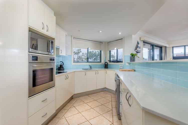 Peninsula Waters, 3/2-4 Soldiers Point Rd – Beautiful Air Conditioned Unit with Pool, Lift & WIFI