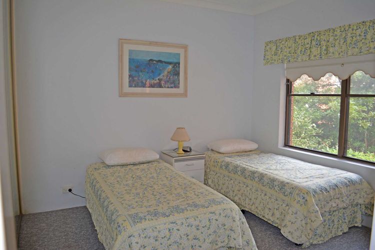 Sailfish, 3/46 Magnus Street – Unit with stunning water views and close to town