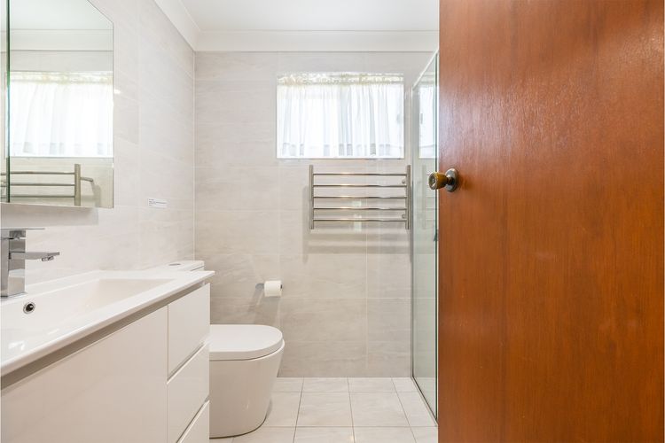 3 Tomaree Street – Spacious 4 bedroom house with air con situated in the heart of Nelson Bay