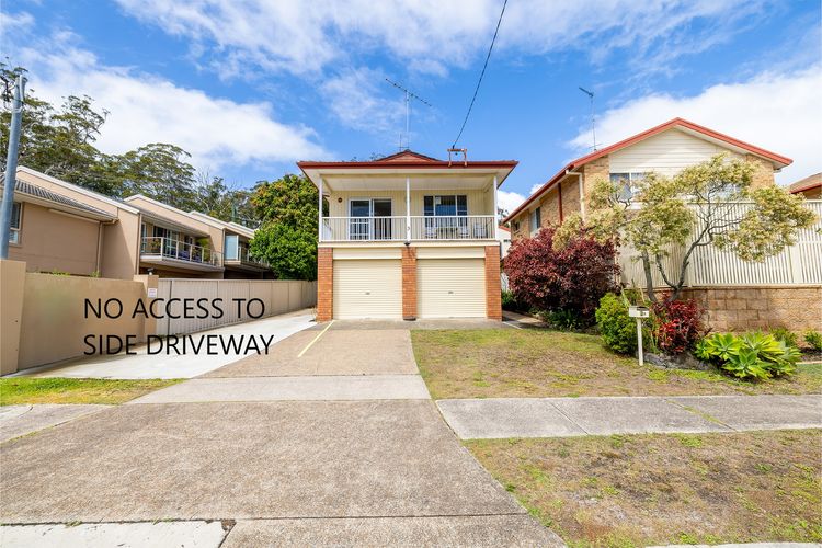3 Tomaree Street – Spacious 4 bedroom house with air con situated in the heart of Nelson Bay