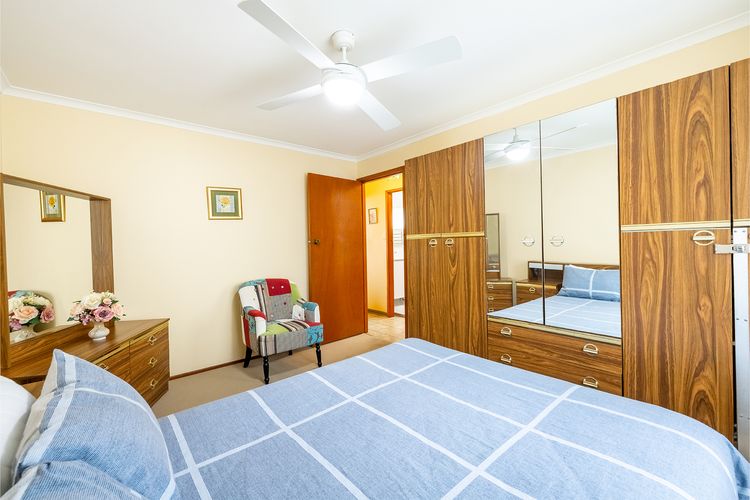 3 Tomaree Street – Spacious 4 bedroom house with air con situated in the heart of Nelson Bay