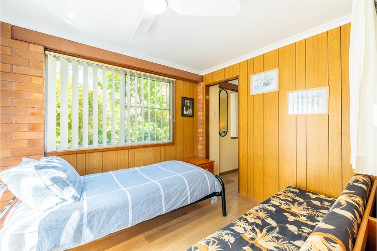 3 Tomaree Street – Spacious 4 bedroom house with air con situated in the heart of Nelson Bay