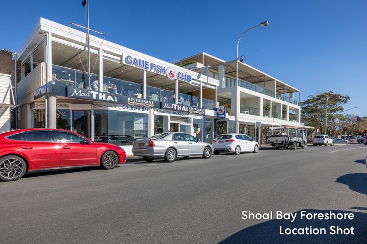 The Shoal, 301/6-8 Bullecourt Street – Air con, walking to local shops & beach