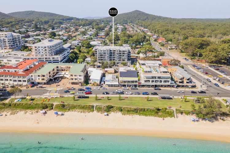 The Shoal, 301/6-8 Bullecourt Street – Air con, walking to local shops & beach