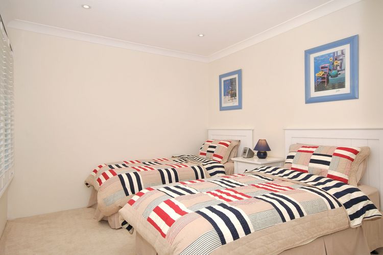 Bay Parklands, 32/2 Gowrie Avenue – fantastic unit with air conditioning, pool, tennis court & spa