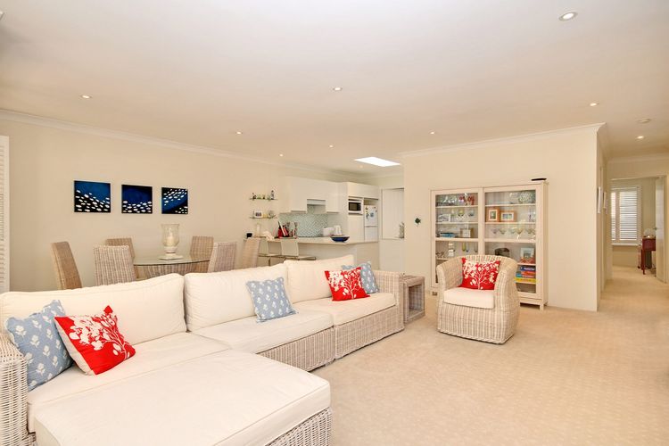 Bay Parklands, 32/2 Gowrie Avenue – fantastic unit with air conditioning, pool, tennis court & spa