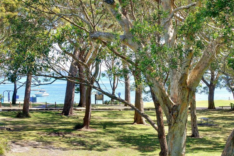 Bay Parklands, 32/2 Gowrie Avenue – fantastic unit with air conditioning, pool, tennis court & spa