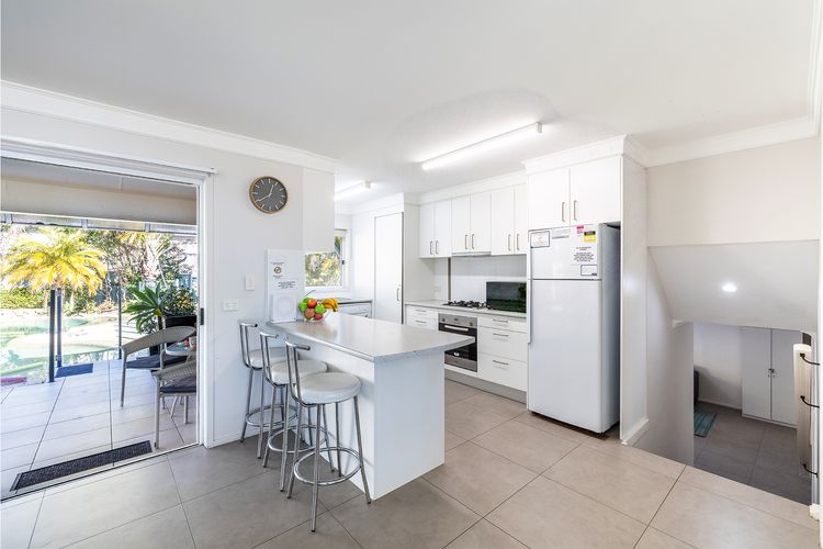 33 Gloucester St – Beautifully furnished house with stunning views and a pool