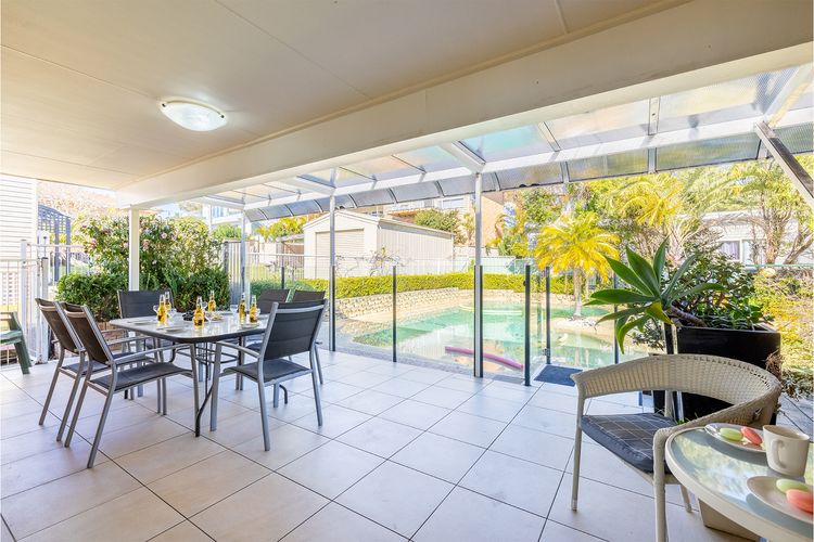 33 Gloucester St – Beautifully furnished house with stunning views and a pool